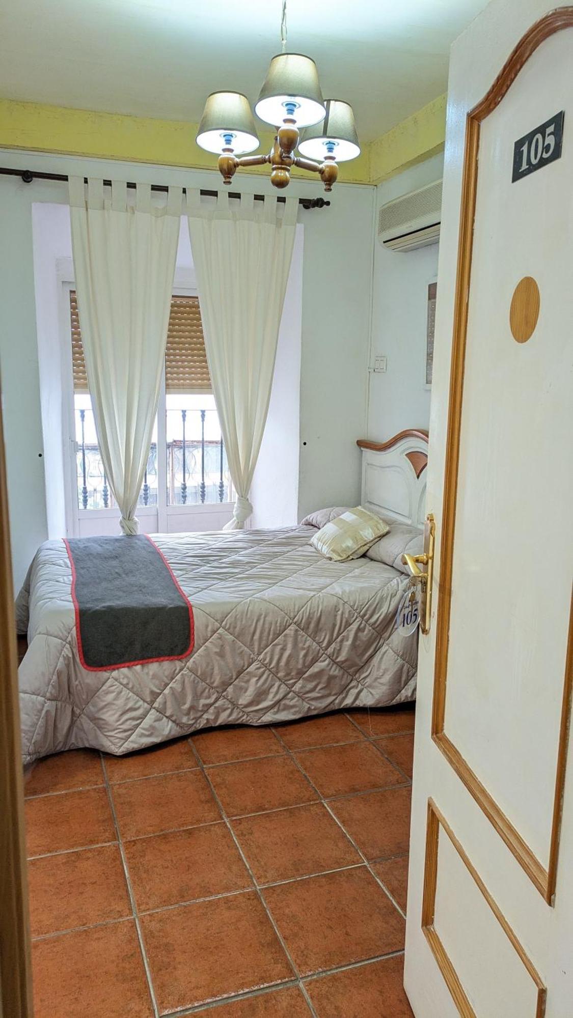 Hotel Las Palmeras By Vivere Stays Zafra Extérieur photo