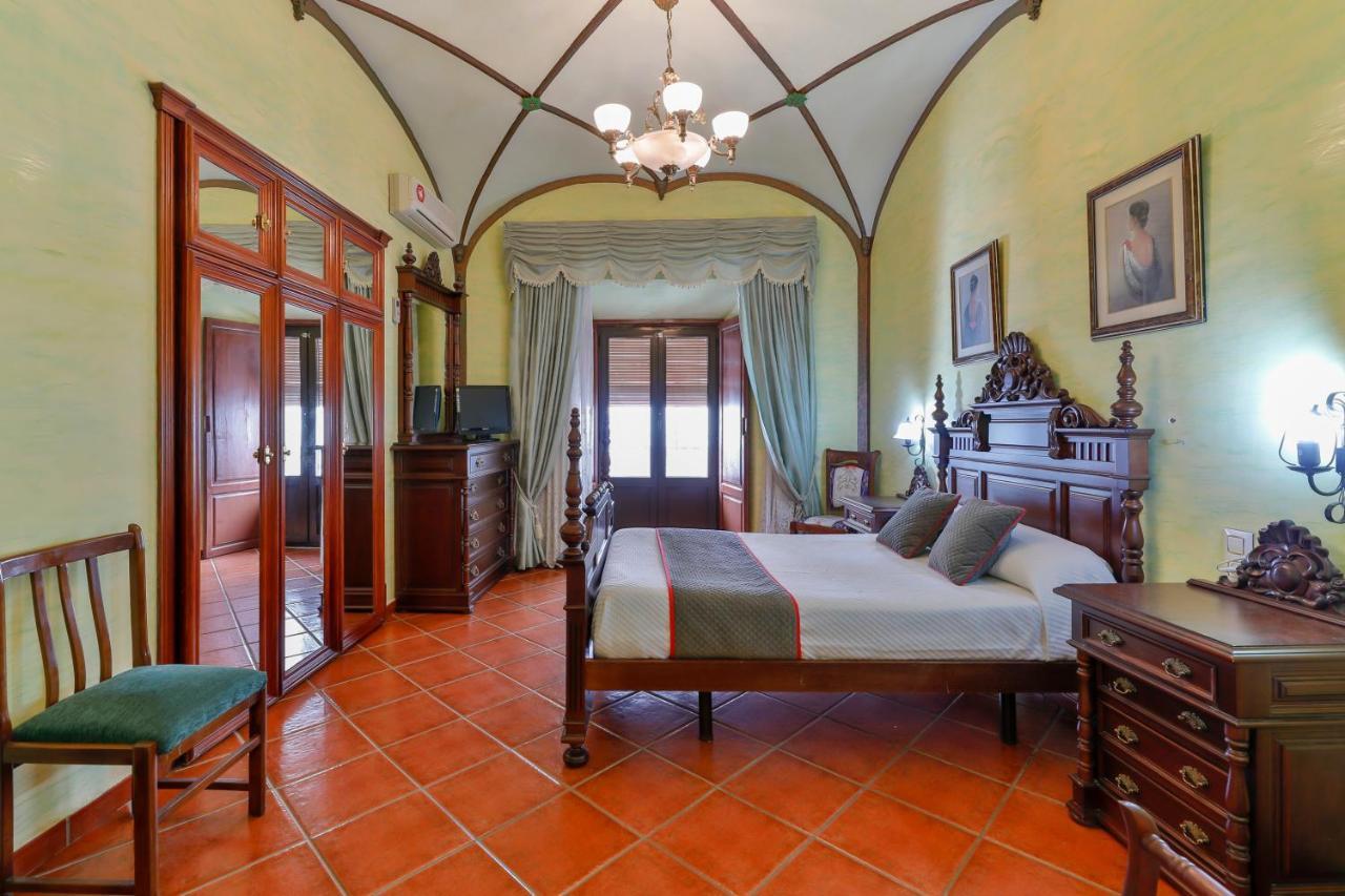 Hotel Las Palmeras By Vivere Stays Zafra Extérieur photo