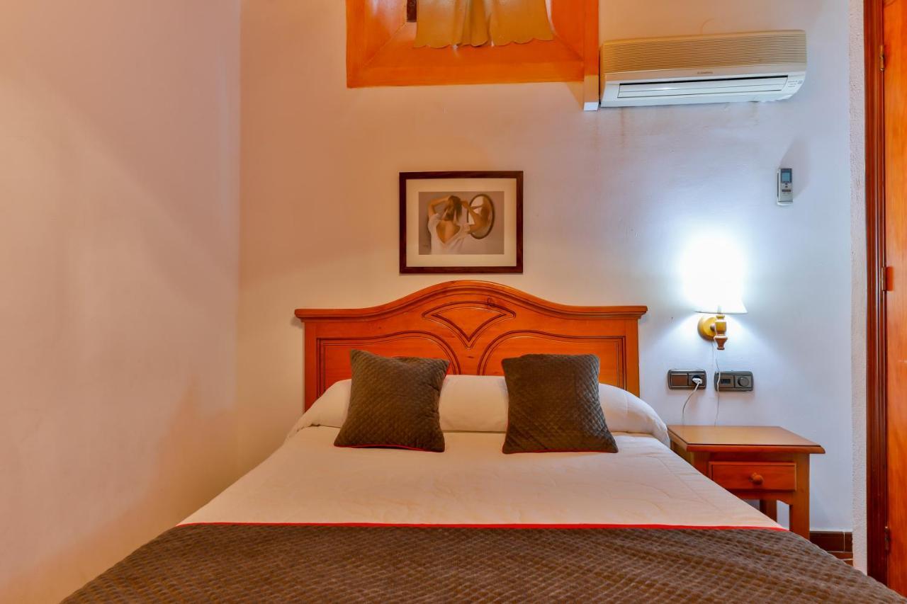 Hotel Las Palmeras By Vivere Stays Zafra Extérieur photo